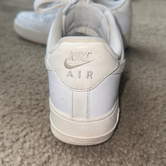 Nike AF1 Classic White Men's Sneakers - Picture 8 of 11